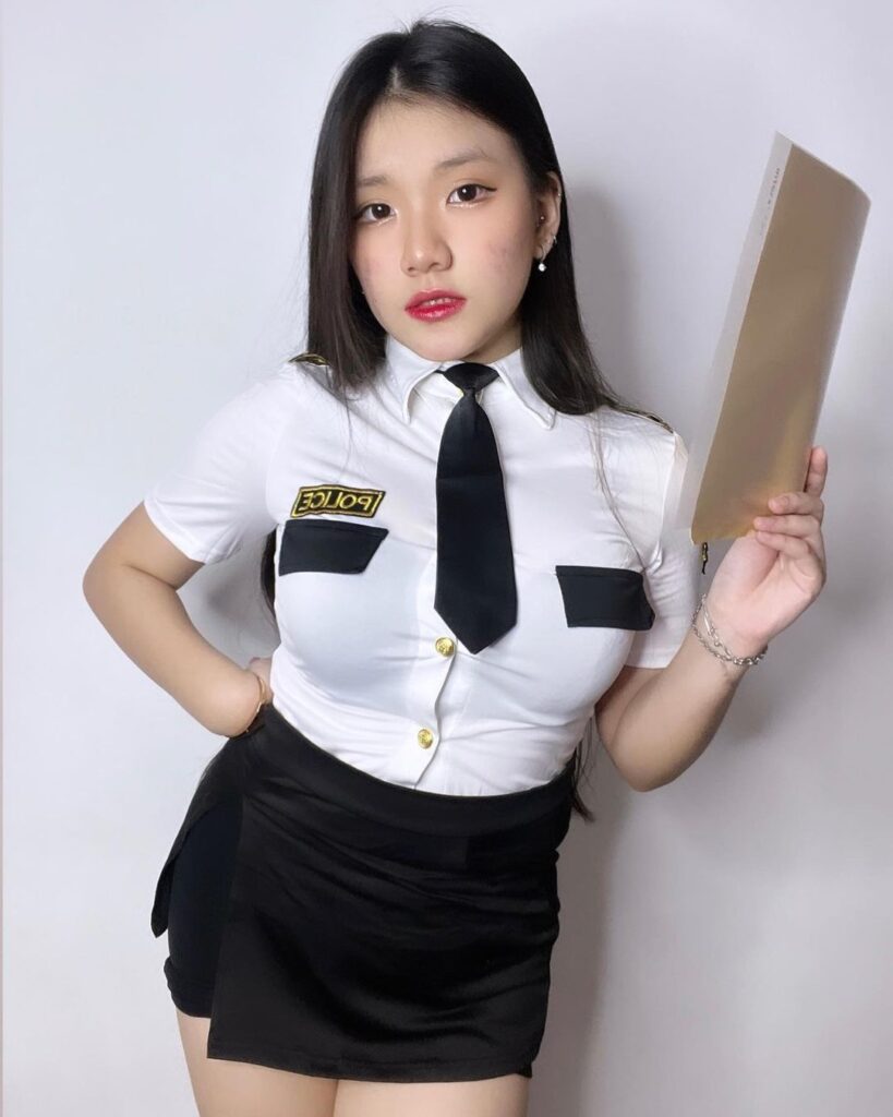 Cocobroccolee (Coco Lee) Police